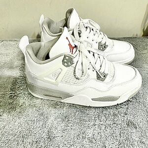 Nike Jordan’s Women's Sneakers - White